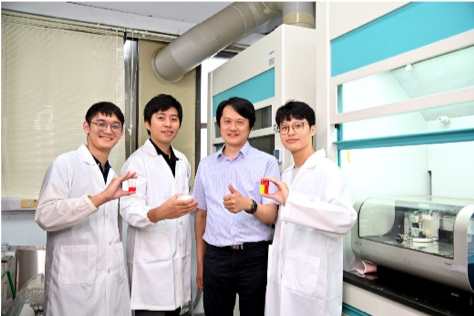 Prof. Chen and his team